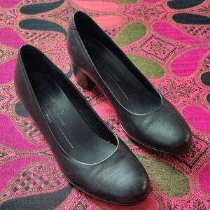 Classic Black Women's Pumps ECCO SIZE 35 US SIZE 4